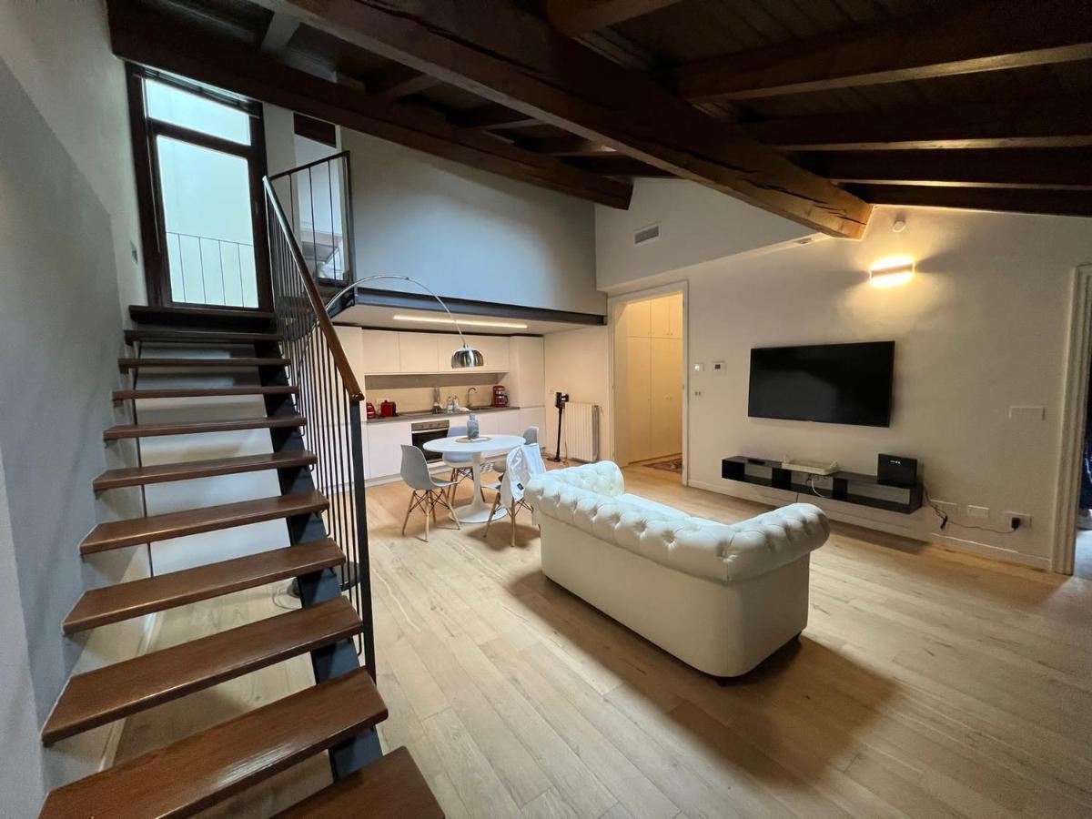 Appartement Il Salotto Sul Rio à Mantoue Extérieur photo