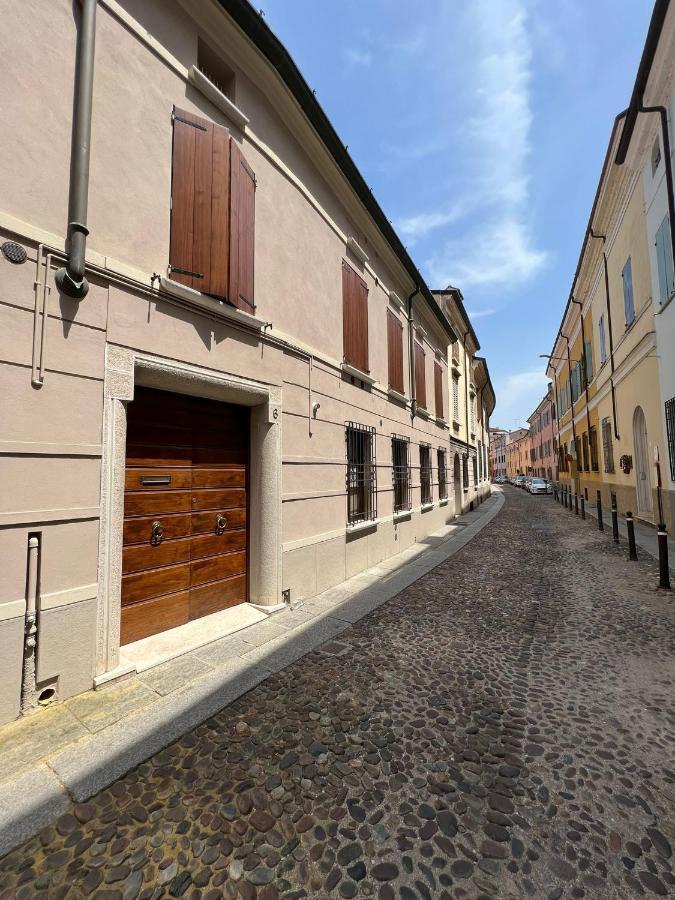 Appartement Il Salotto Sul Rio à Mantoue Extérieur photo